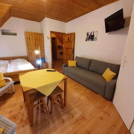 Zlty Dom Homestay