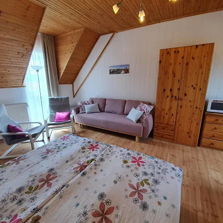 Zlty Dom Quarto em Acomodações Particulares Vrbov