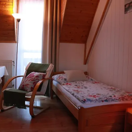 Zlty Dom Quarto em Acomodações Particulares